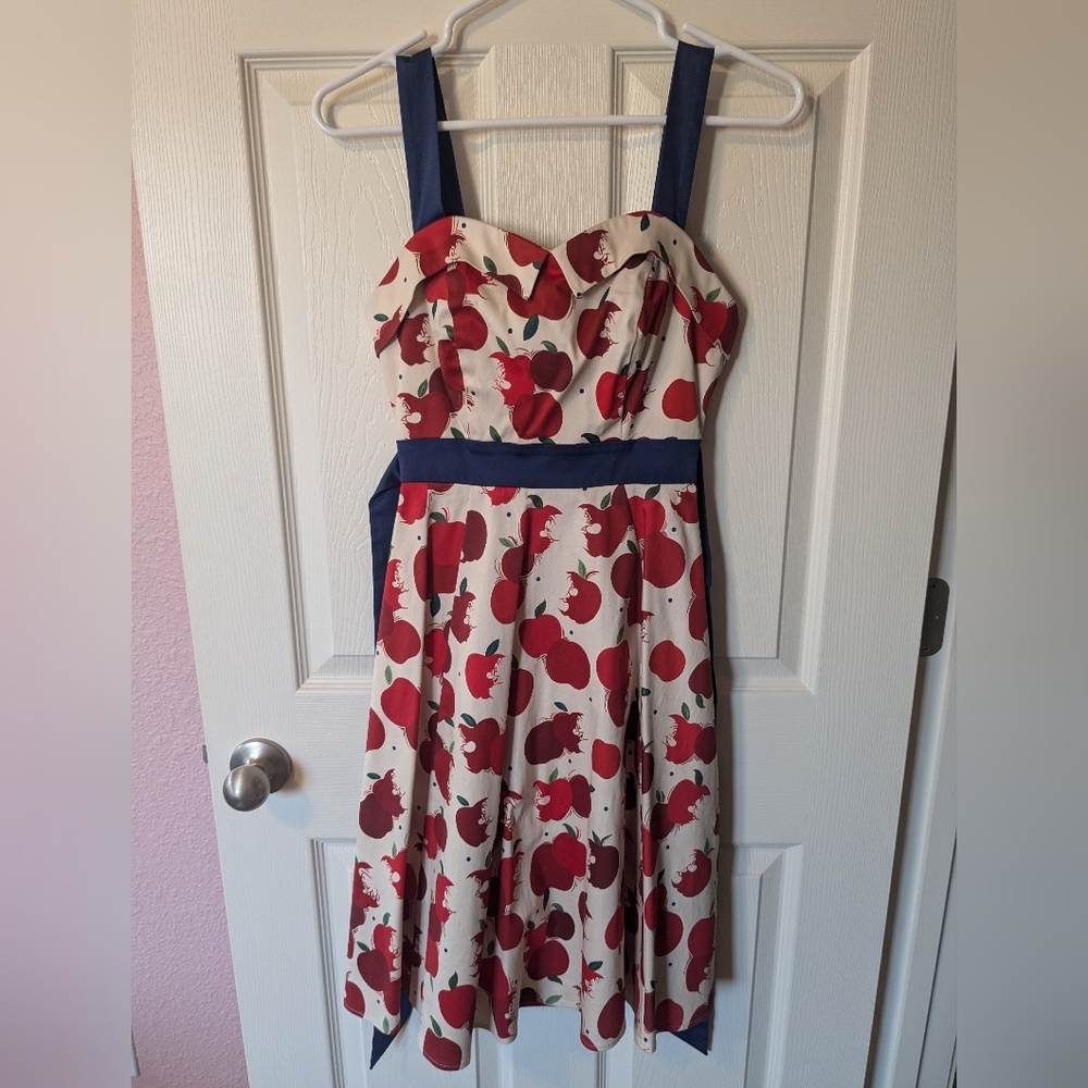 Snow White and the 7 Dwarves dress by Disney's The Dress Shop XS